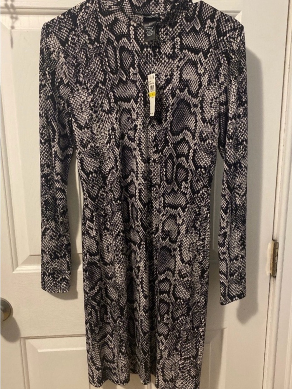 Long Sleeve Snake Print Dress - Black & White